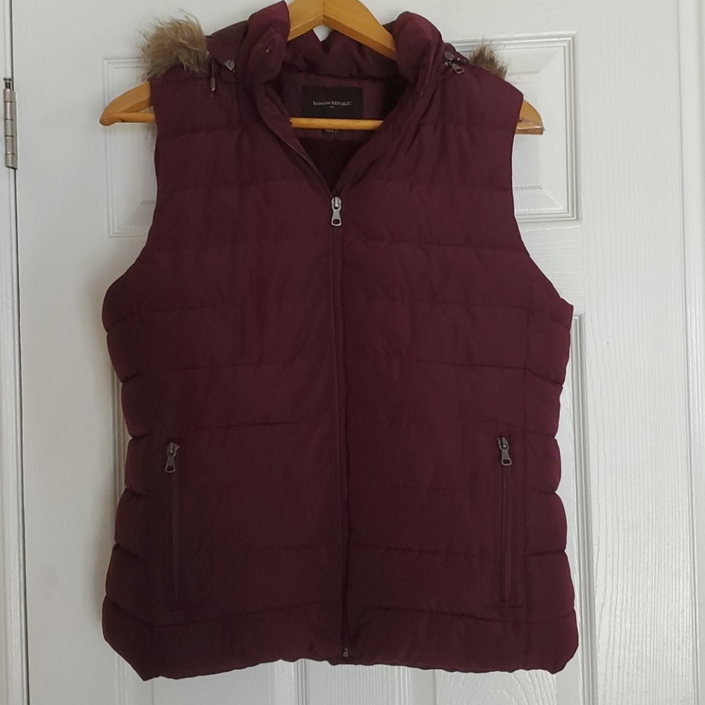 Banana Republic burgandy hooded puffer vest XL